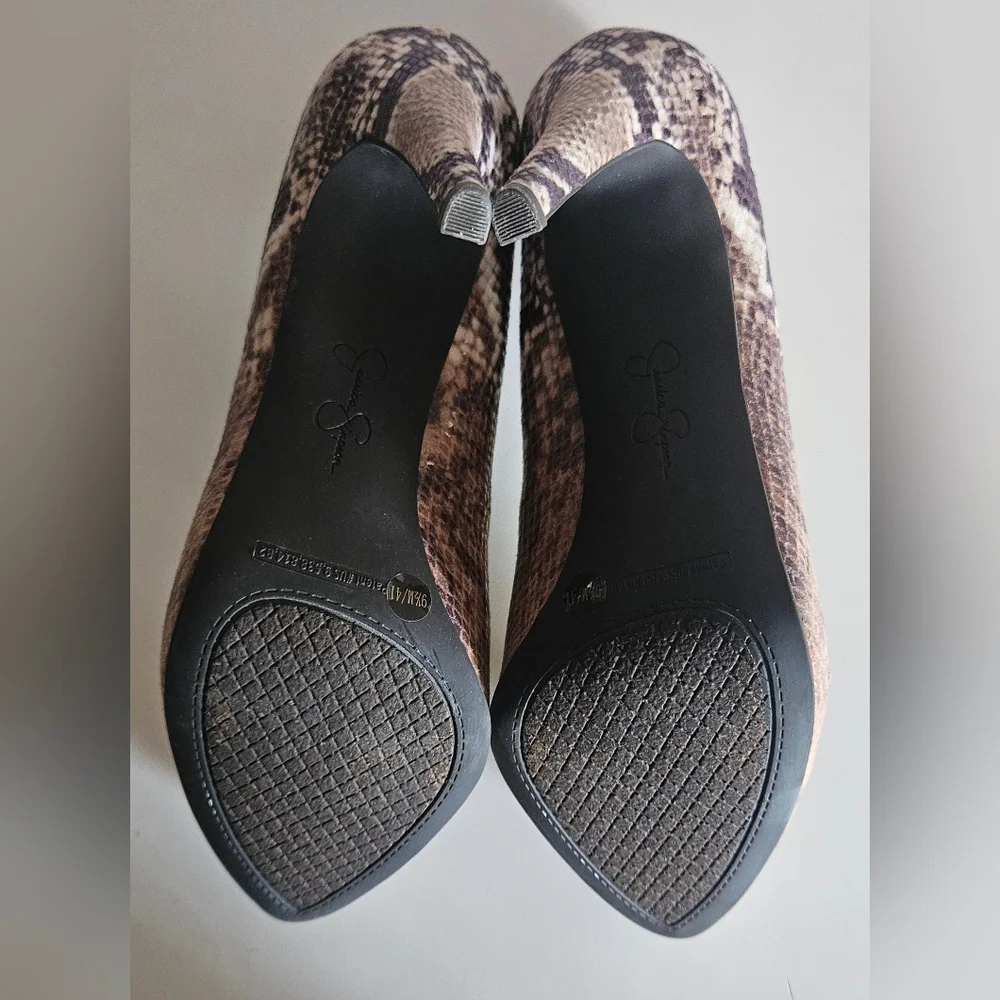 NWOT Jessica Simpson Snakeskin Style Platform Heels